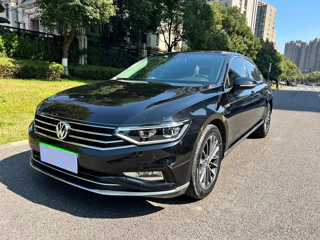 VOLKSWAGEN MAGOTAN 2020