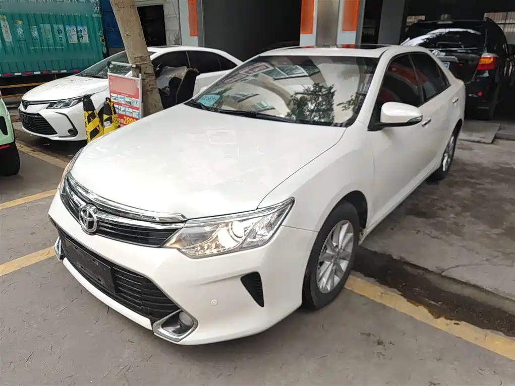 TOYOTA CAMRY 2016