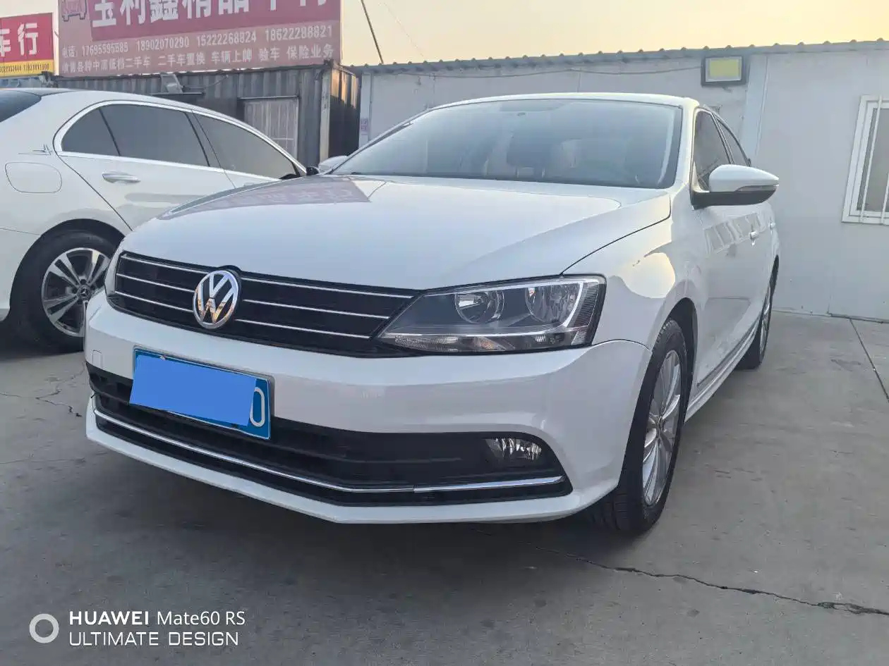 VOLKSWAGEN SAGITAR 2015