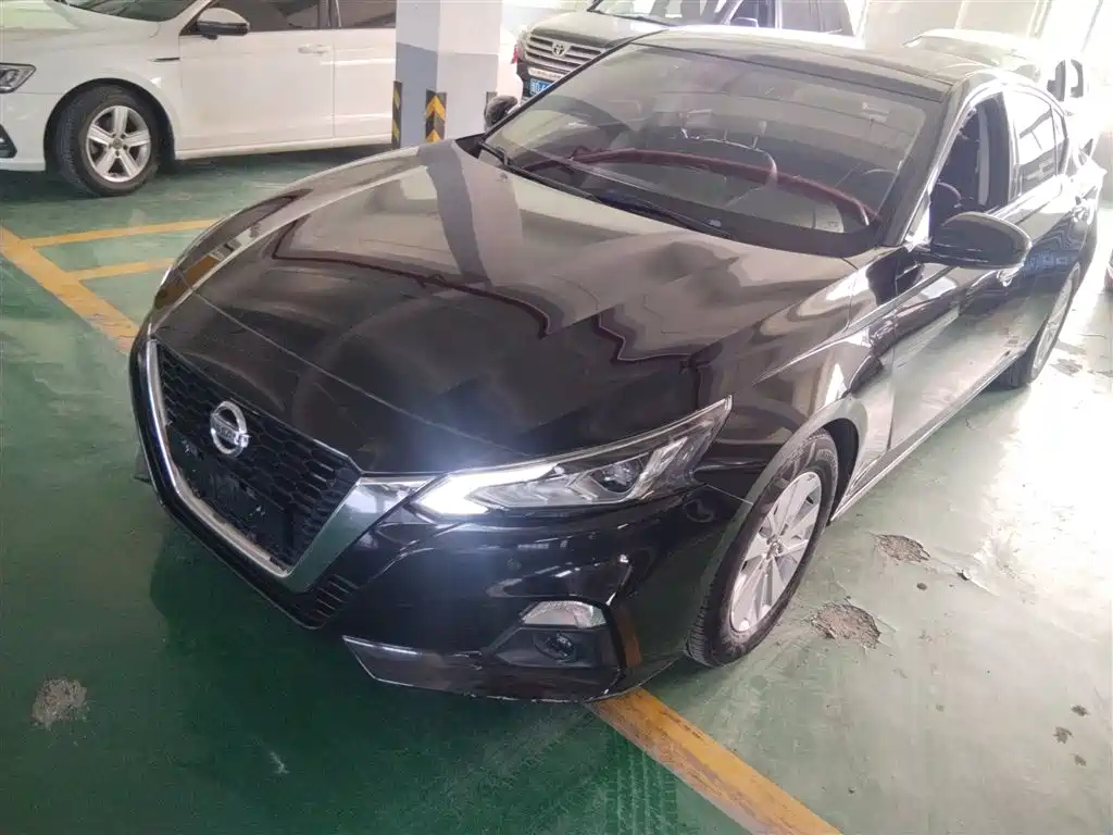 NISSAN TEANA 2020