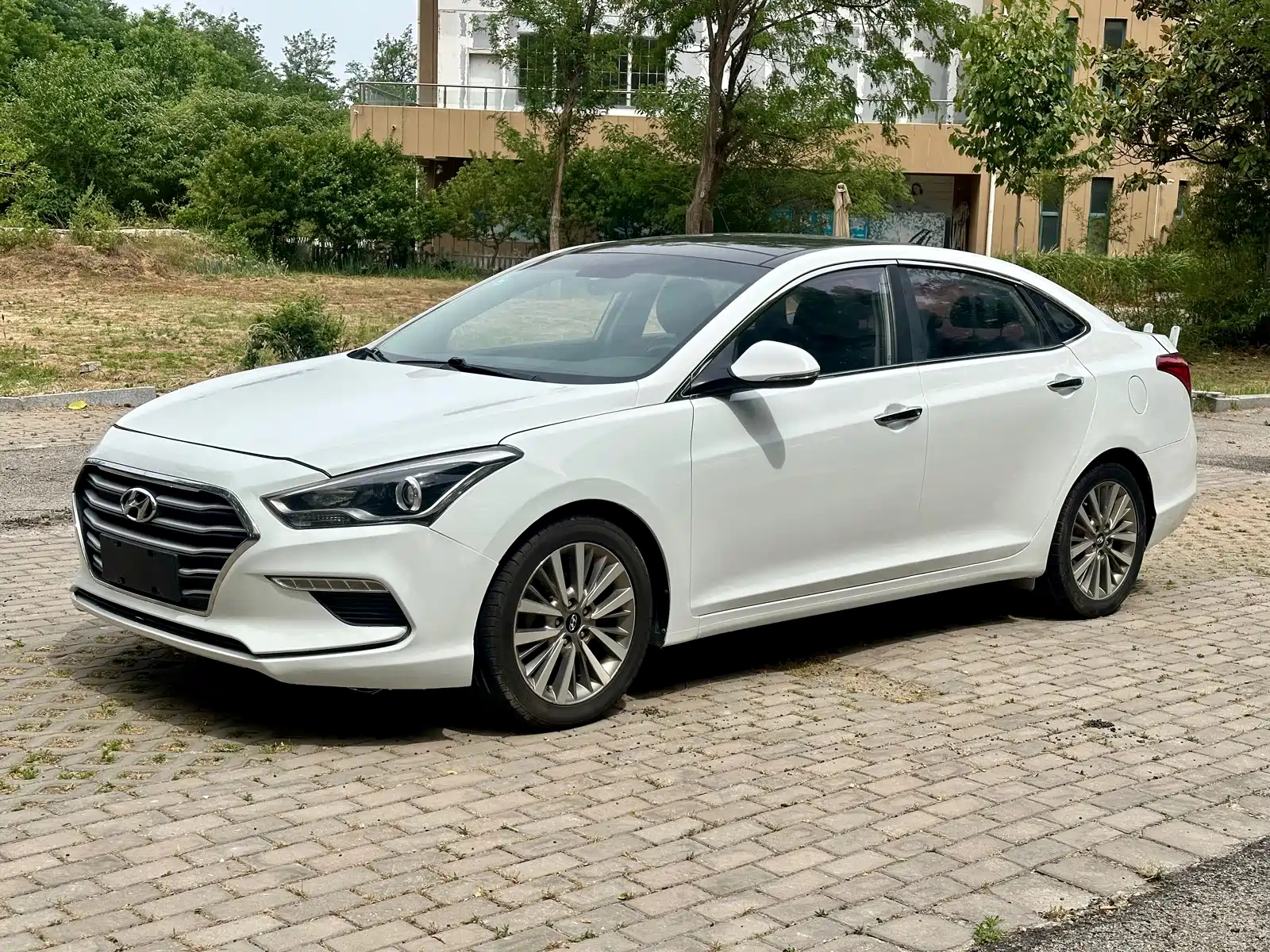 HYUNDAI MISTRA 2017