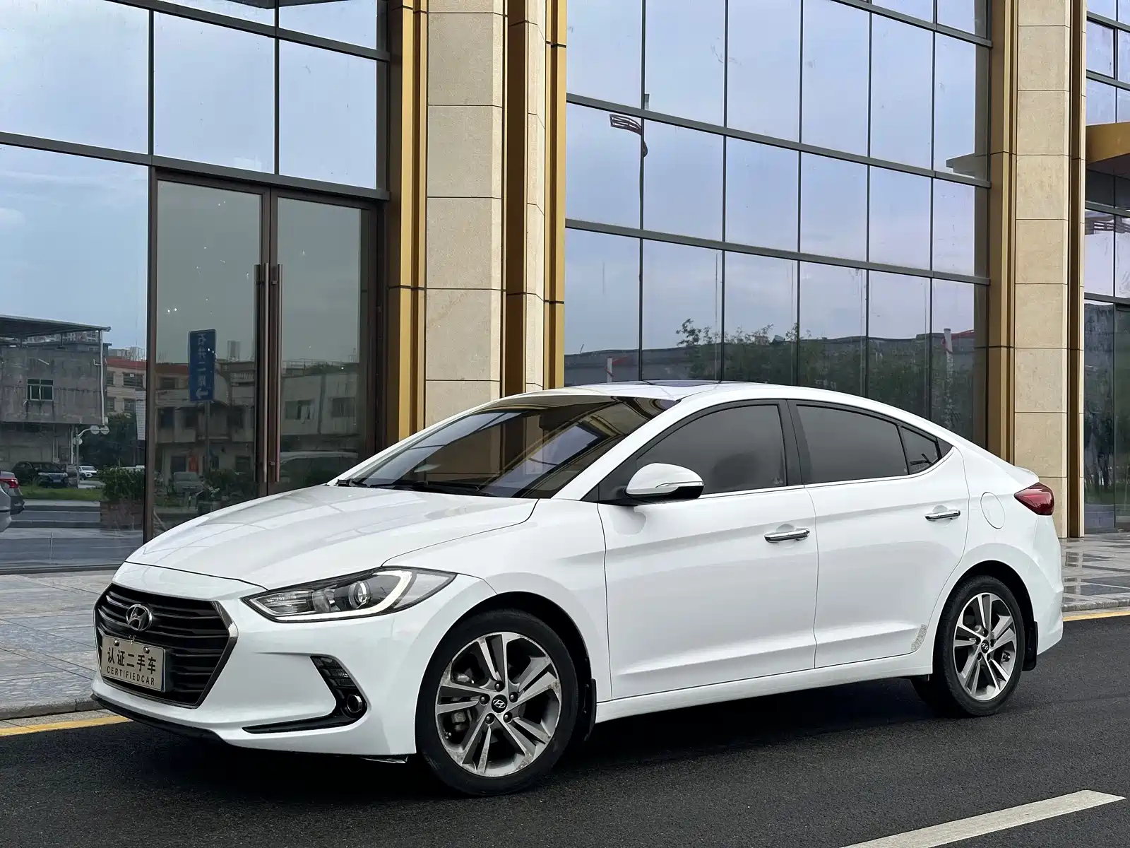 HYUNDAI ELANTRA 2016