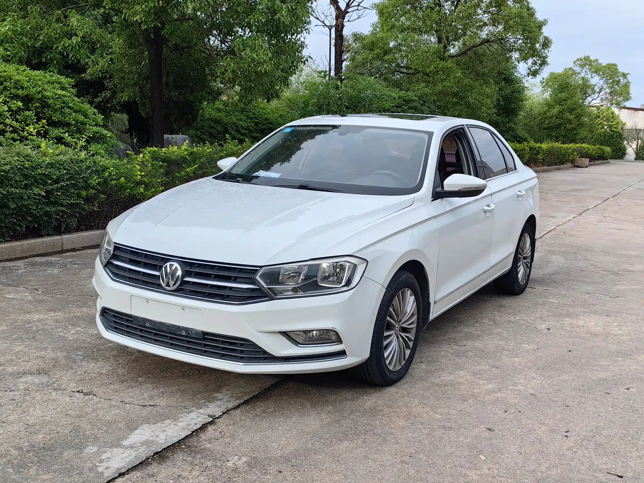 VOLKSWAGEN BORA 2016
