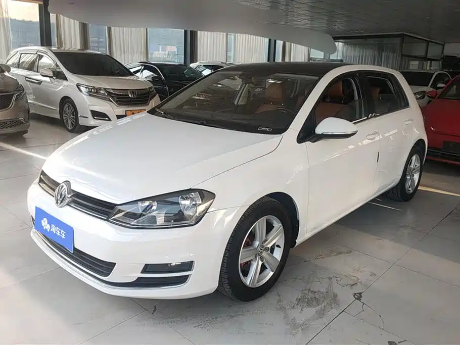 VOLKSWAGEN GOLF 2014