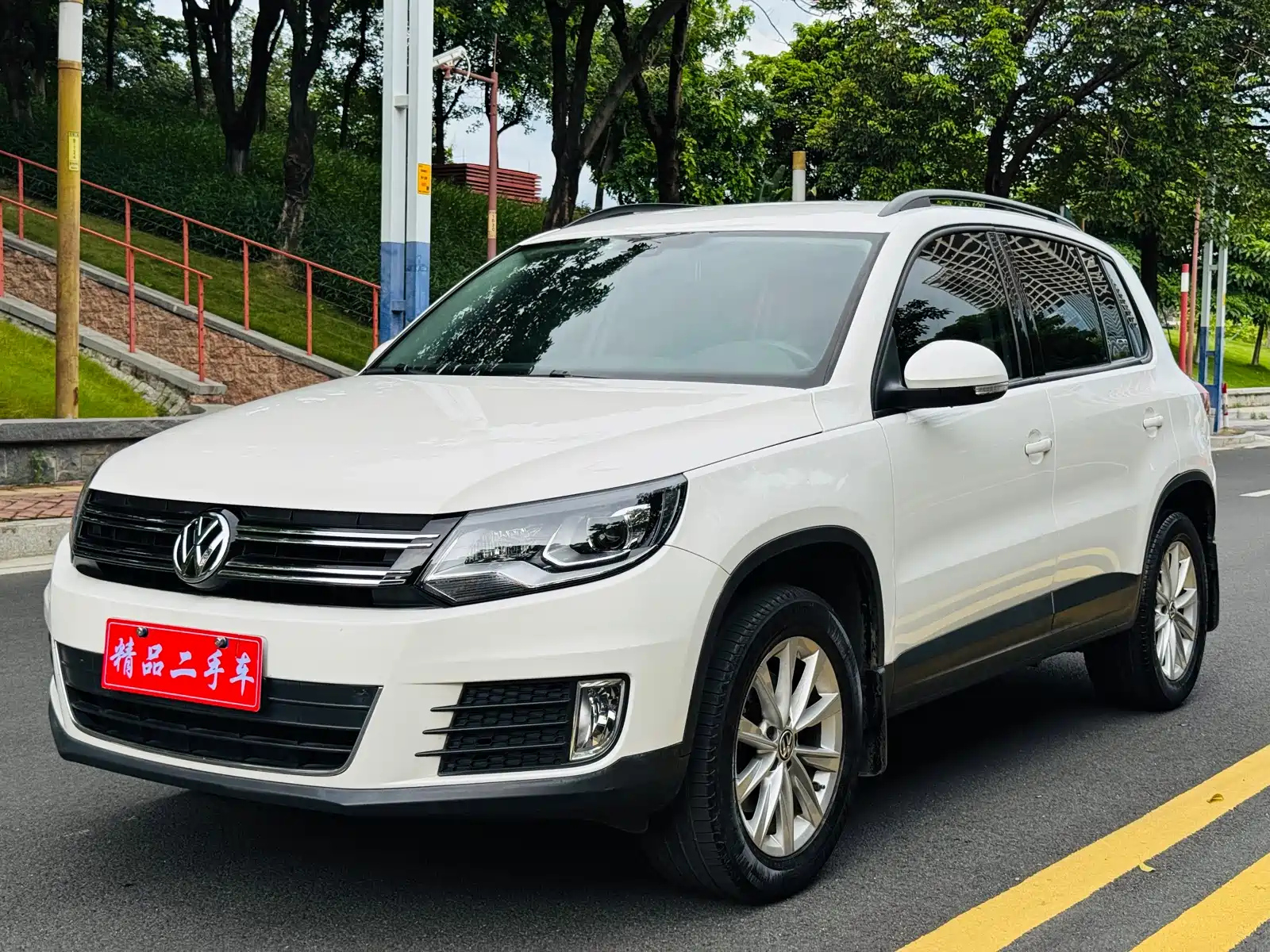 VOLKSWAGEN TIGUAN 2015