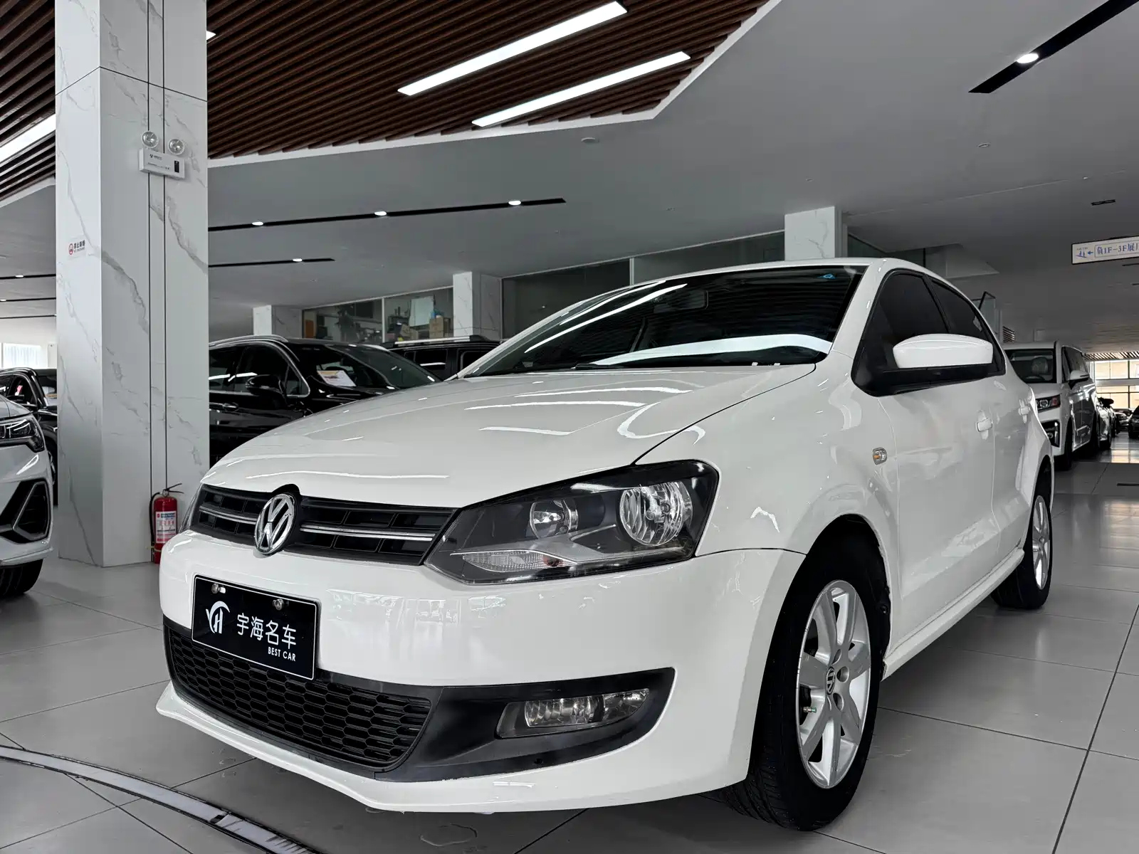 VOLKSWAGEN POLO 2013