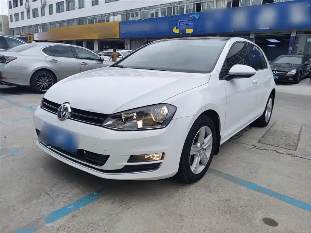 VOLKSWAGEN GOLF 2015