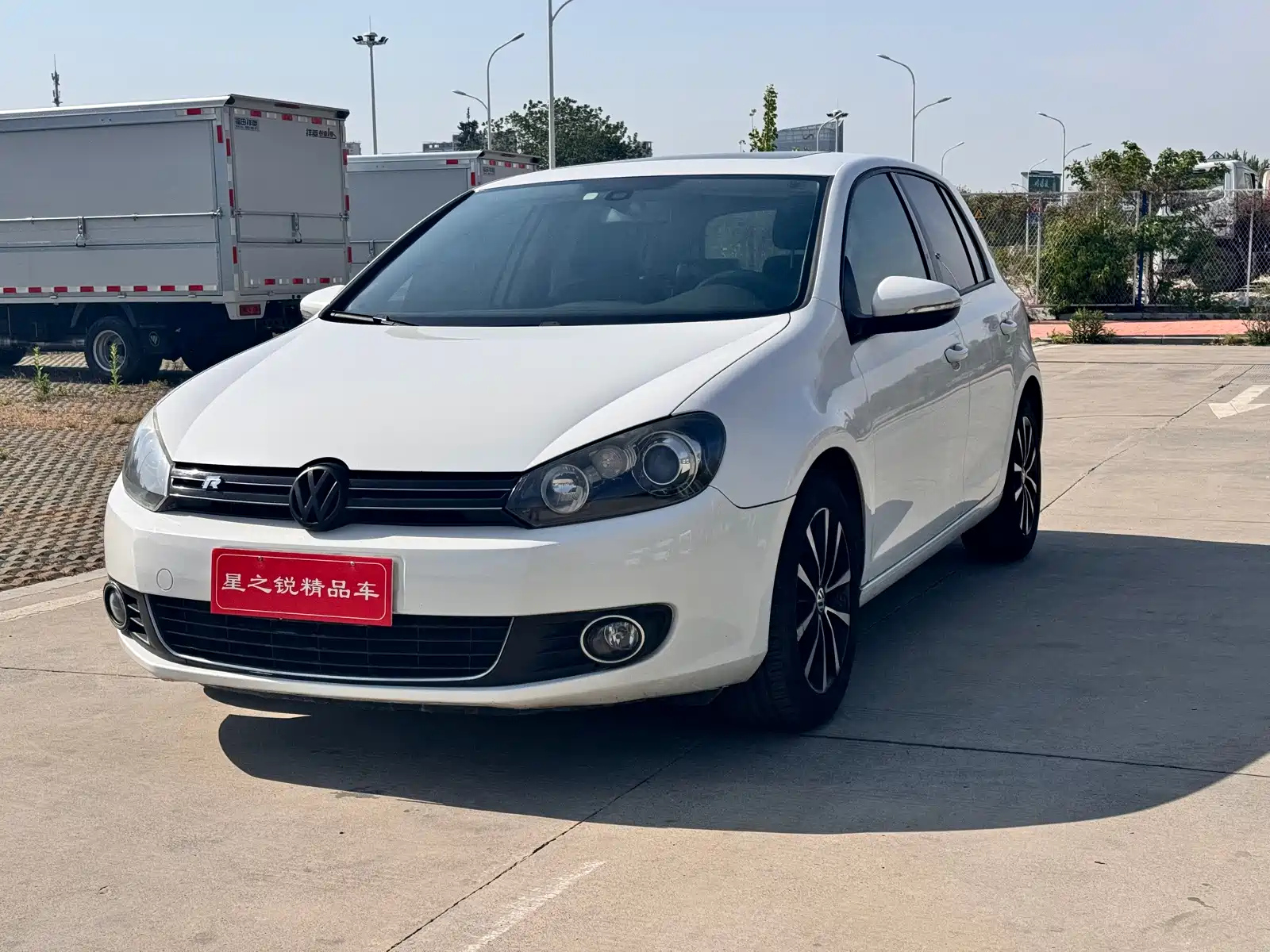 VOLKSWAGEN GOLF 2012