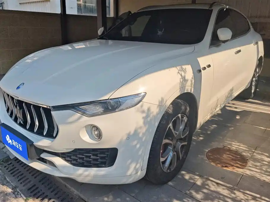MASERATI LEVANTE 2016