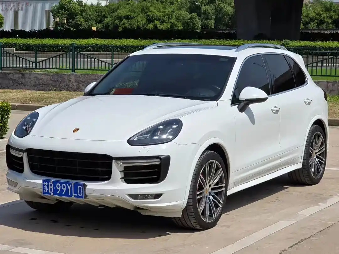 PORSCHE CAYENNE 2015