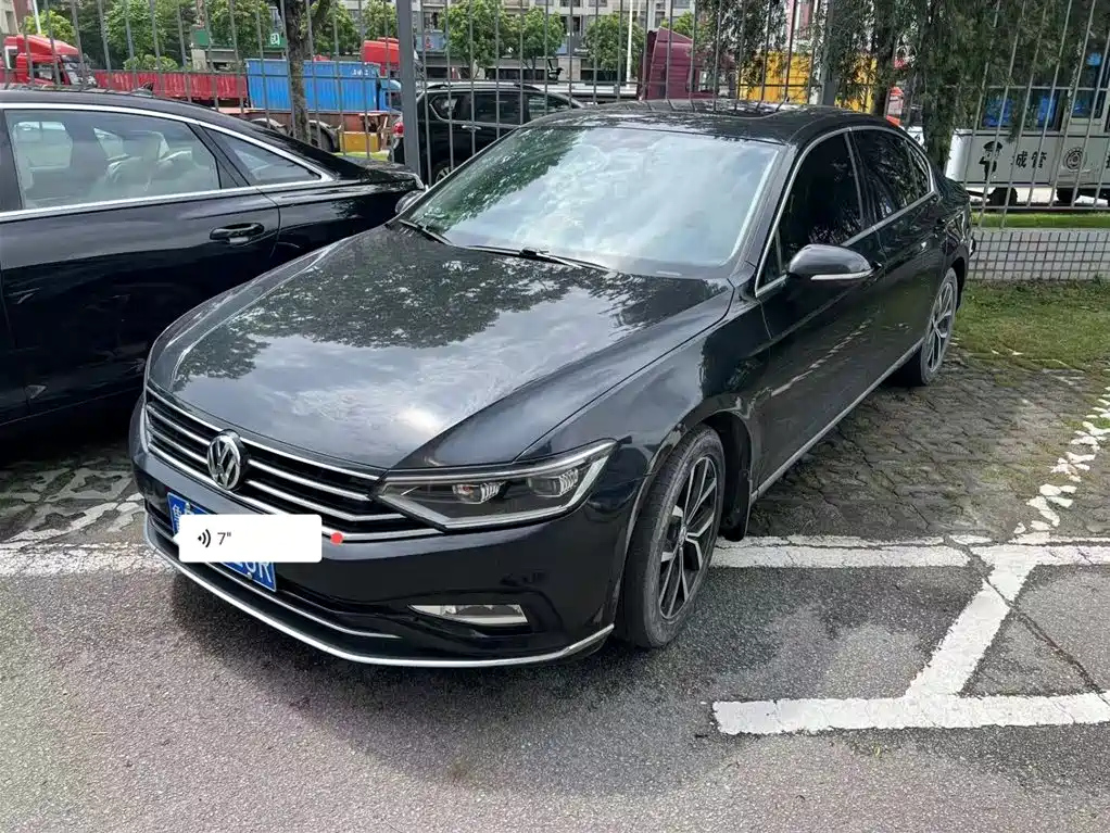 VOLKSWAGEN MAGOTAN 2020