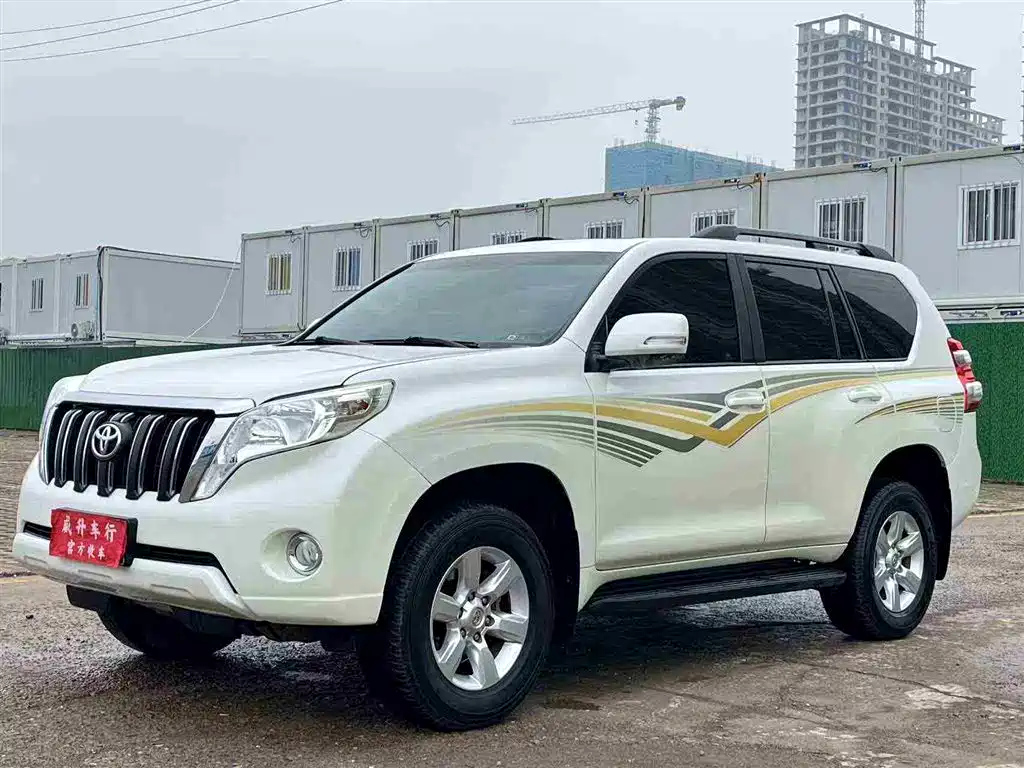TOYOTA PRADO 2016