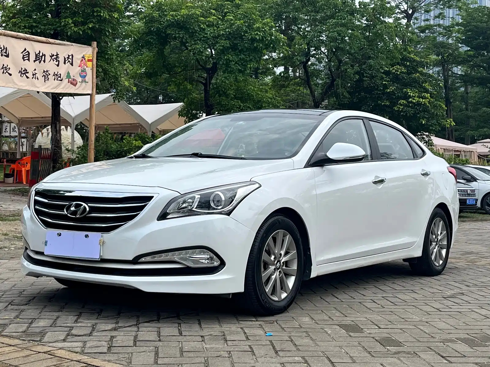 HYUNDAI MISTRA 2014