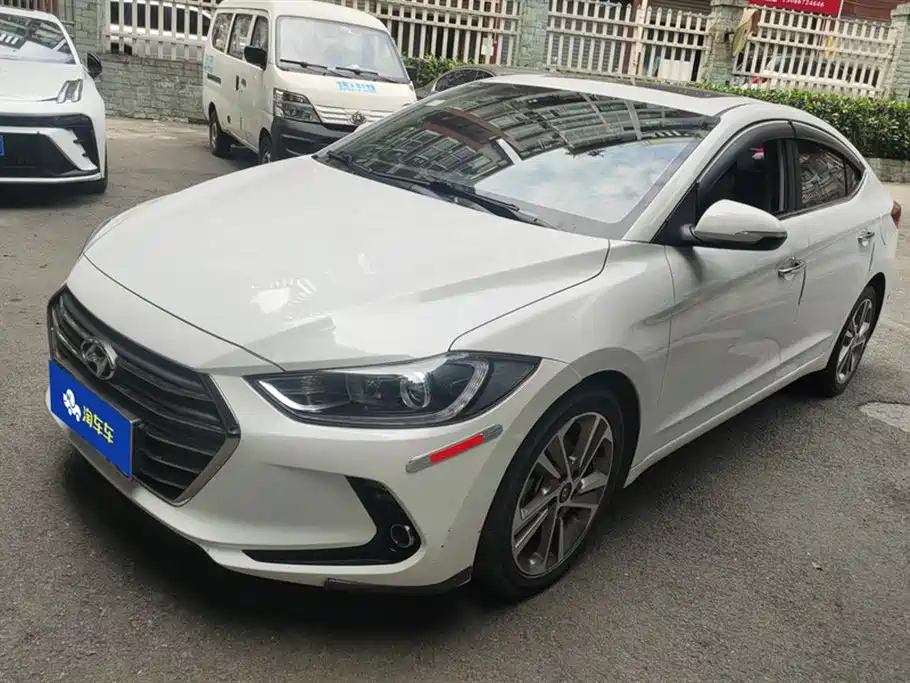 HYUNDAI ELANTRA 2016