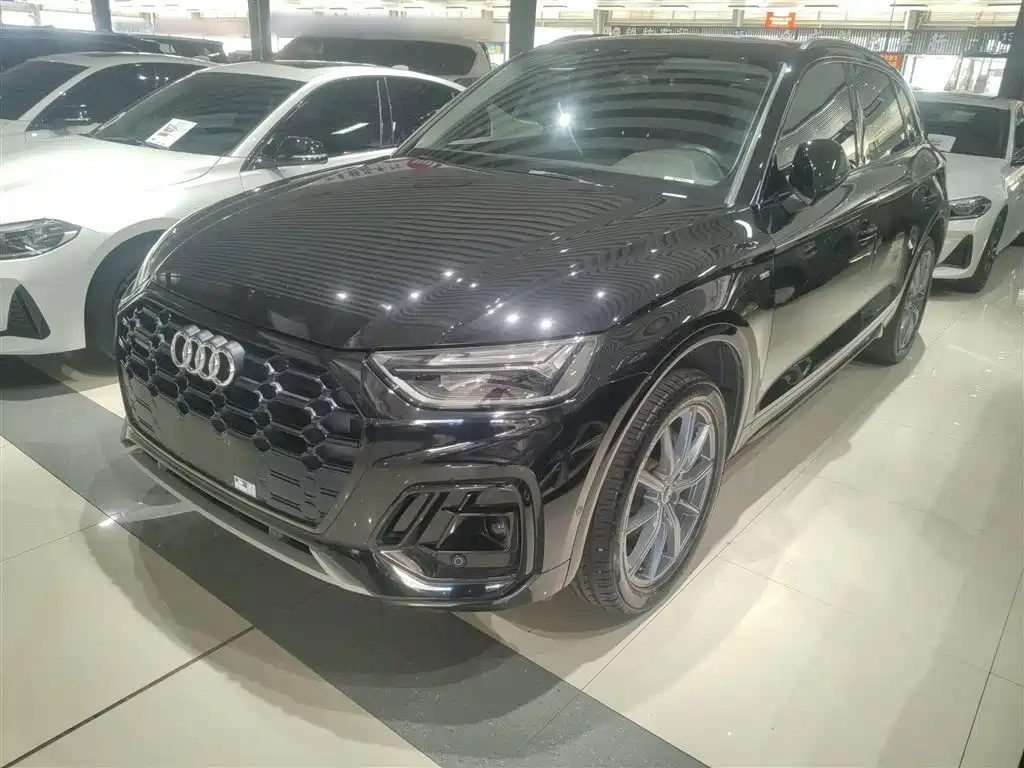 AUDI Q5L 2022