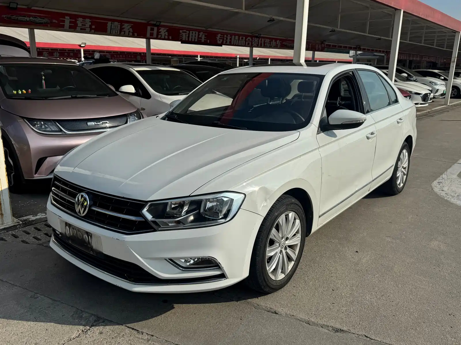 VOLKSWAGEN BORA 2016