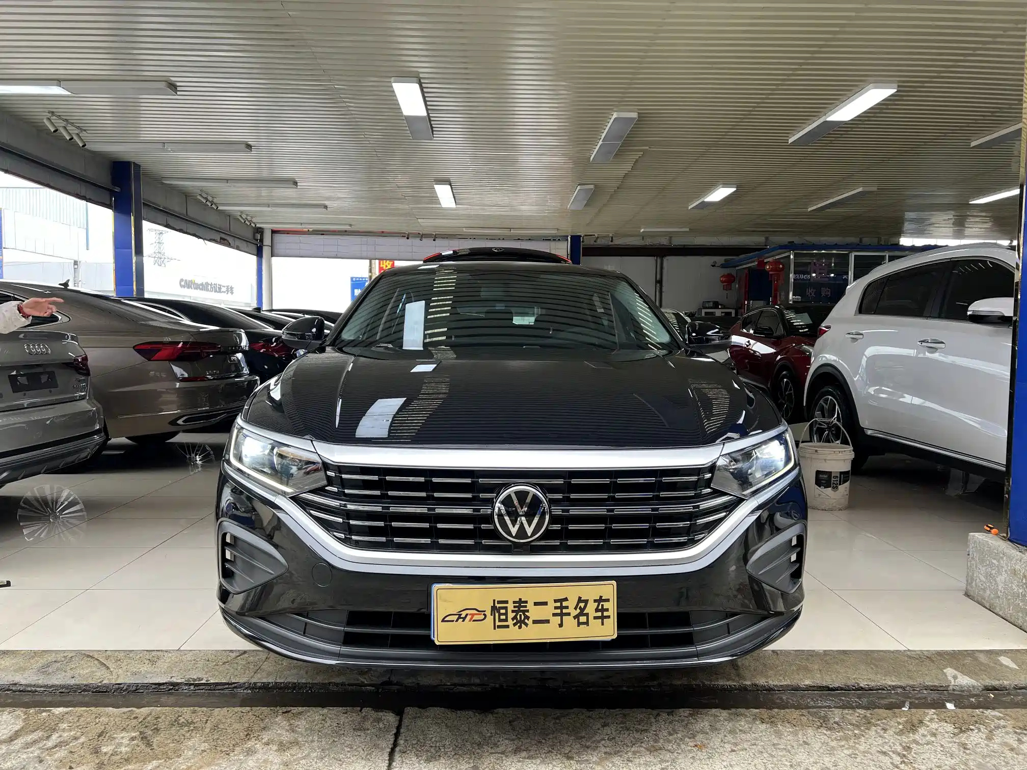 VOLKSWAGEN PASSAT 2023