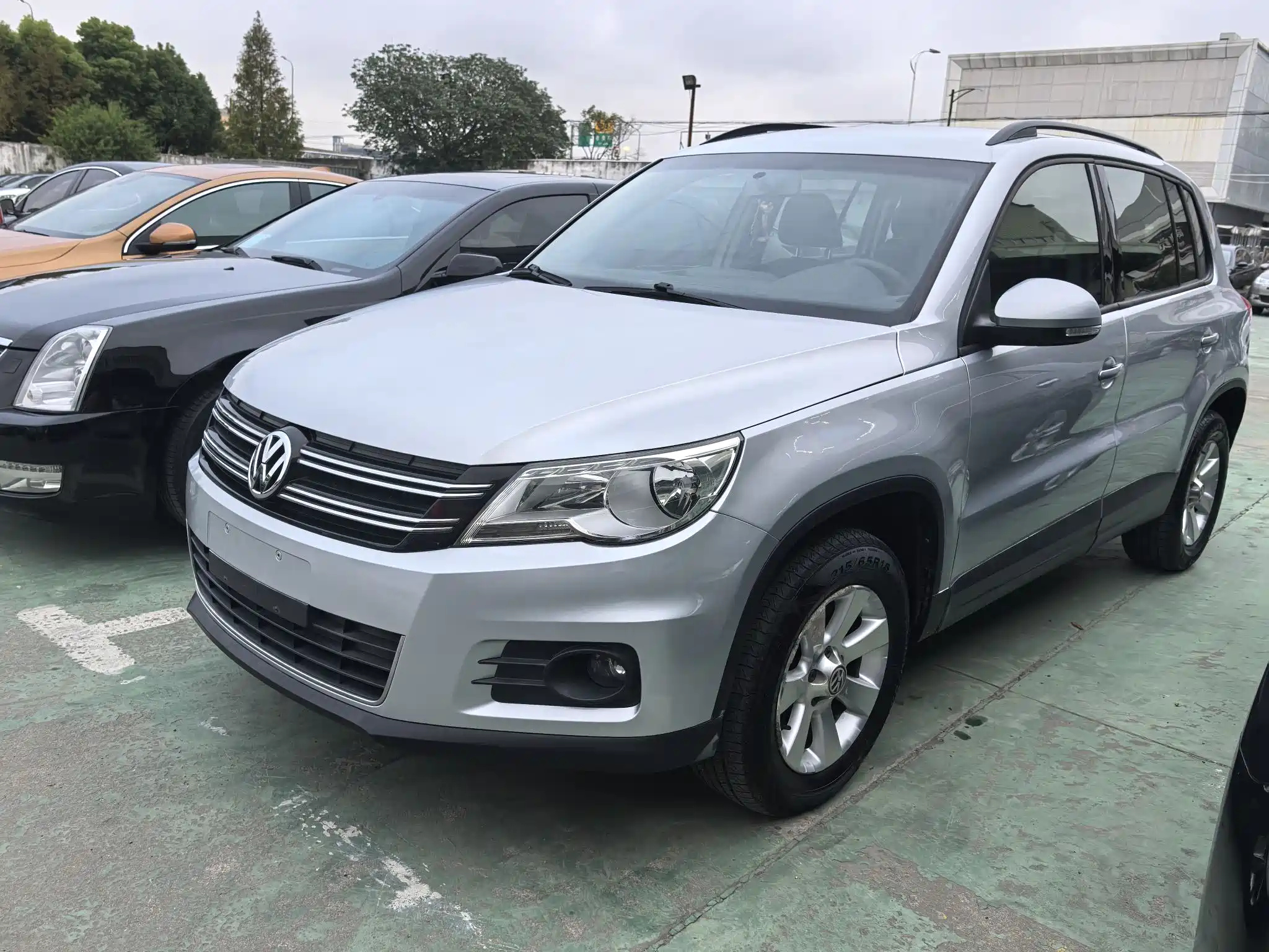 VOLKSWAGEN TIGUAN 2010