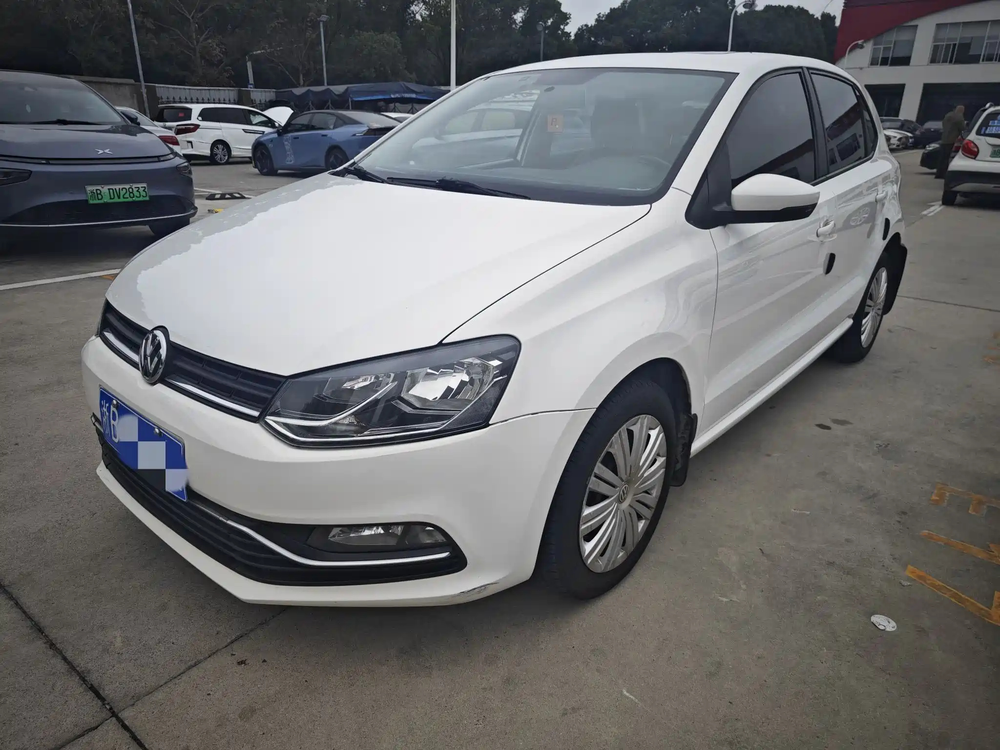 VOLKSWAGEN POLO 2016