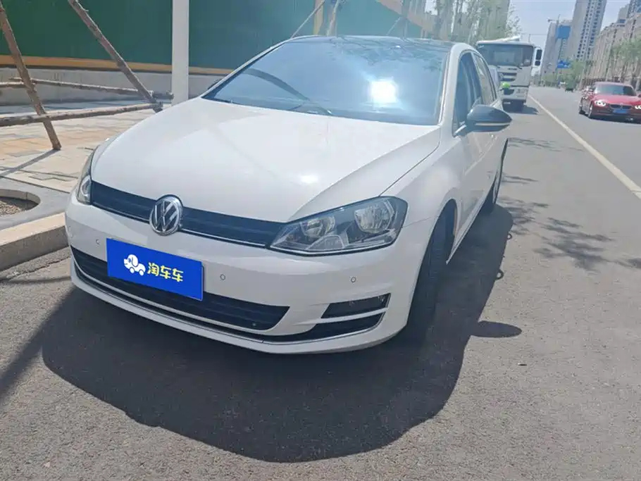VOLKSWAGEN GOLF 2017
