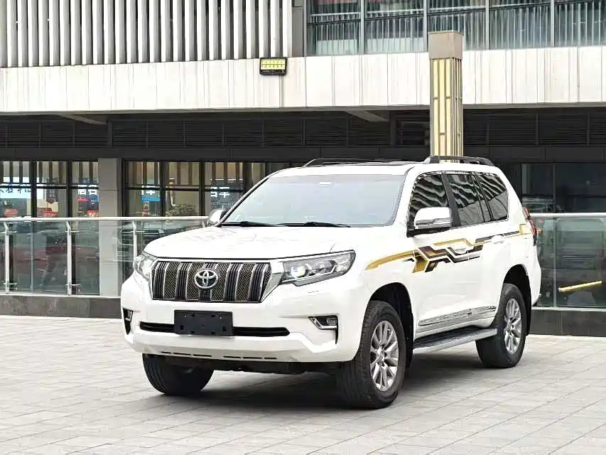 TOYOTA PRADO 2018