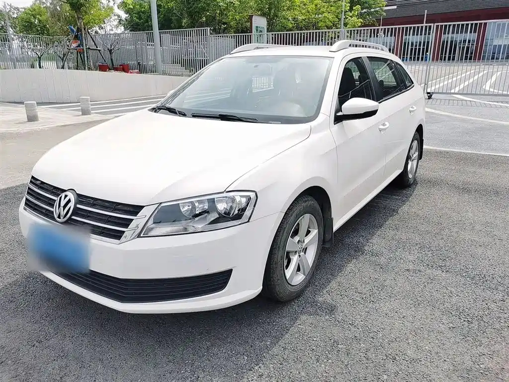 VOLKSWAGEN LAVIDA 2013