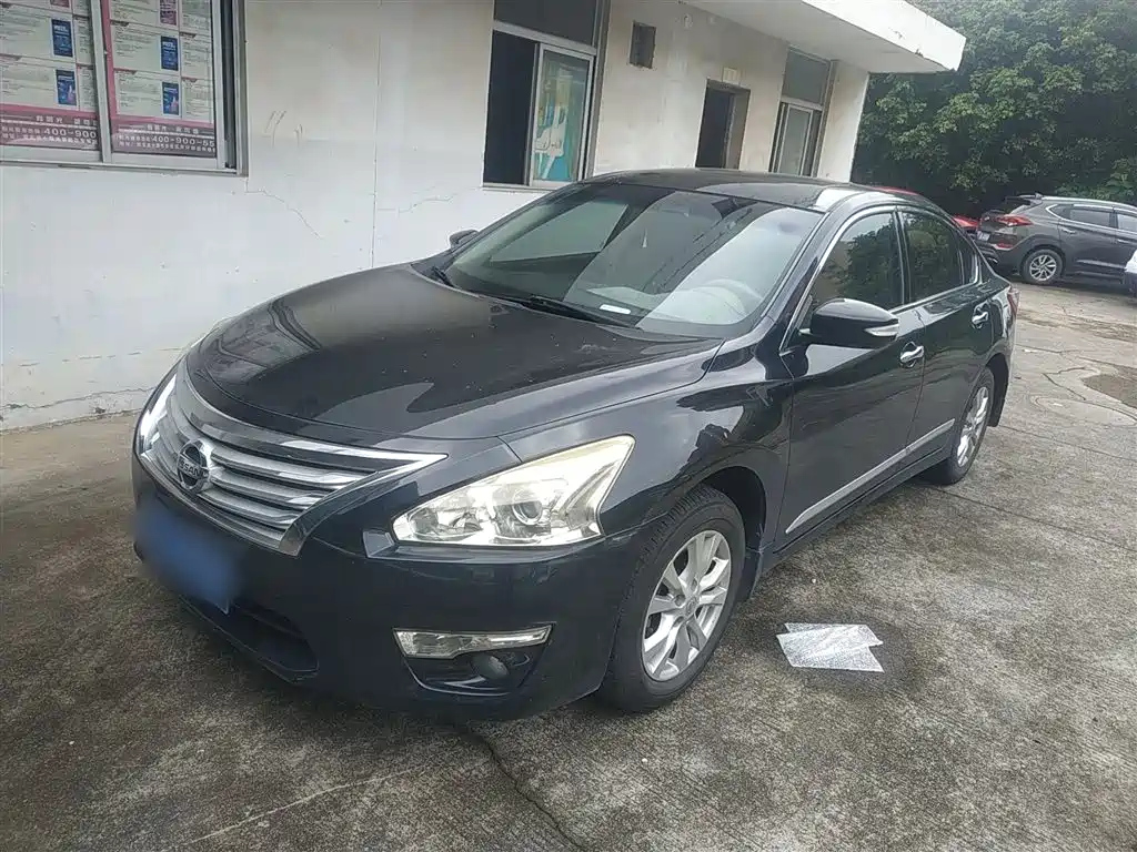 NISSAN TEANA 2013