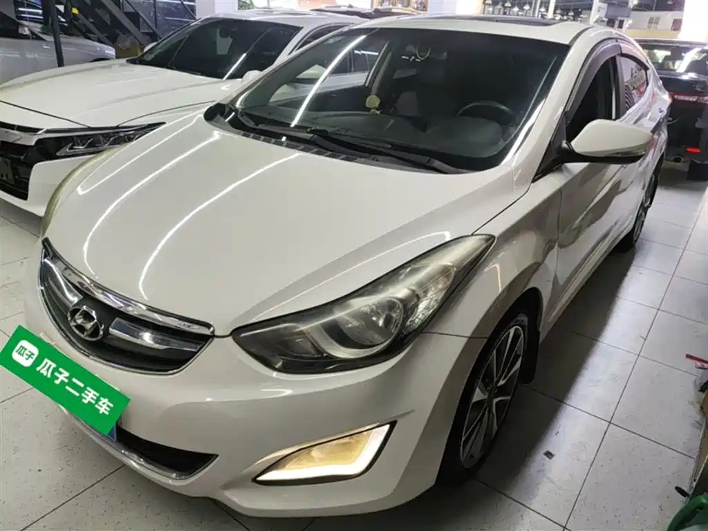 HYUNDAI ELANTRA 2015