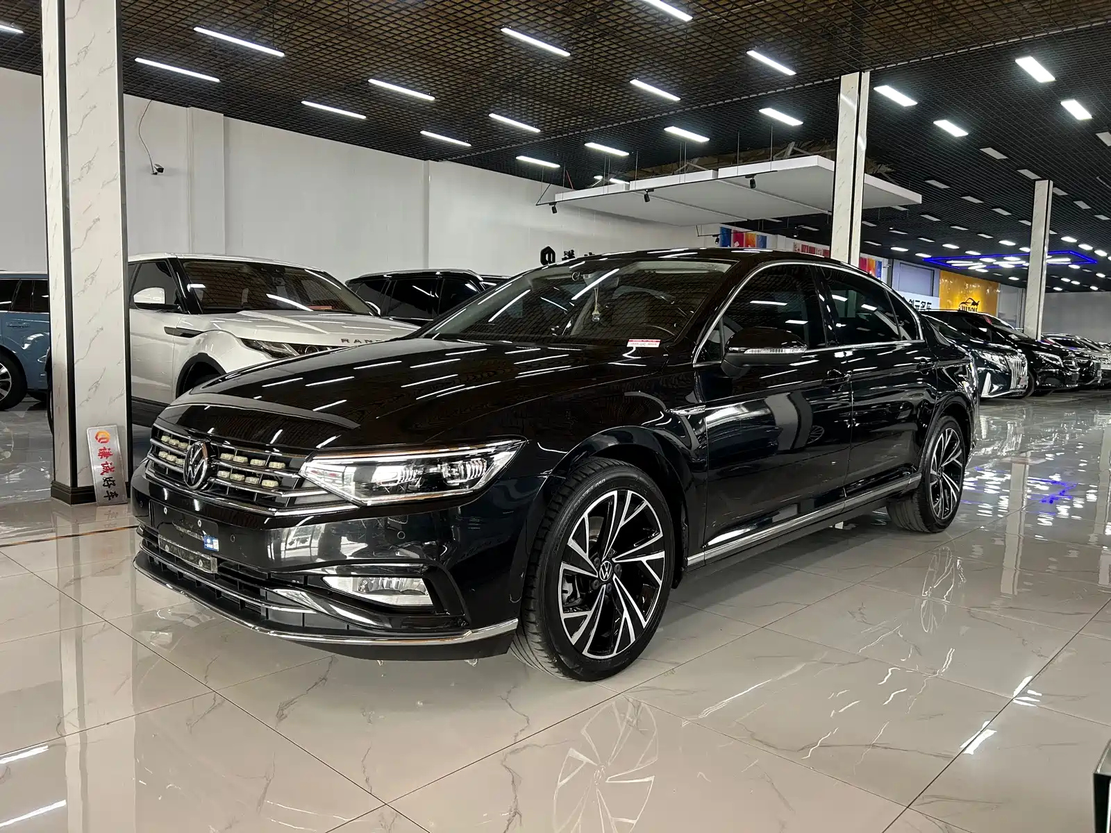 VOLKSWAGEN MAGOTAN 2021