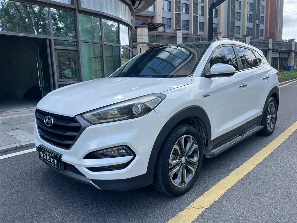 HYUNDAI TUCSON 2015