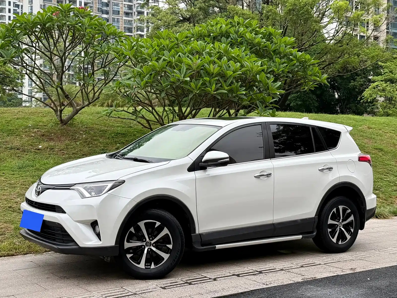 TOYOTA RAV4 RONGFANG 2016