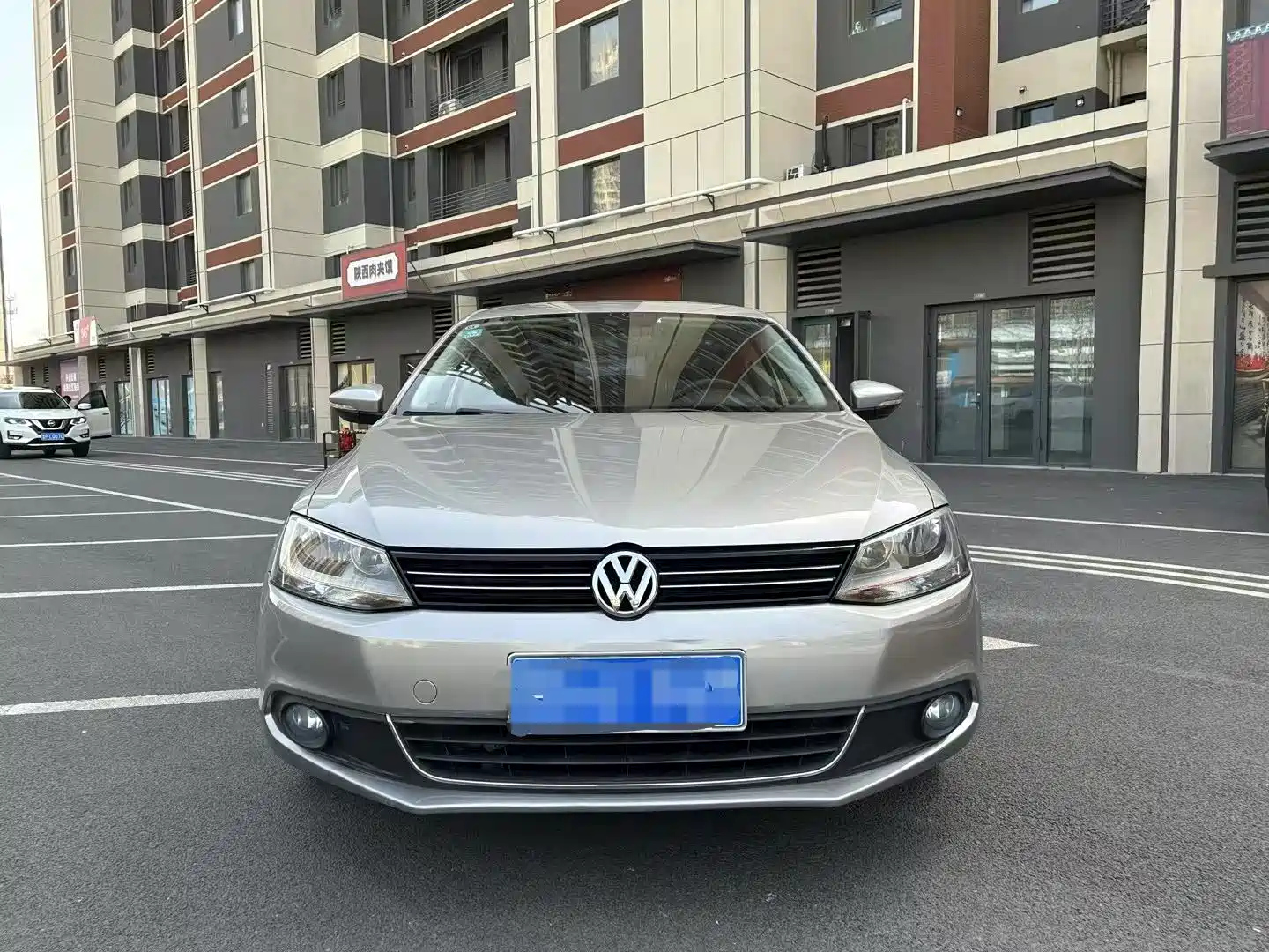 VOLKSWAGEN SAGITAR 2014
