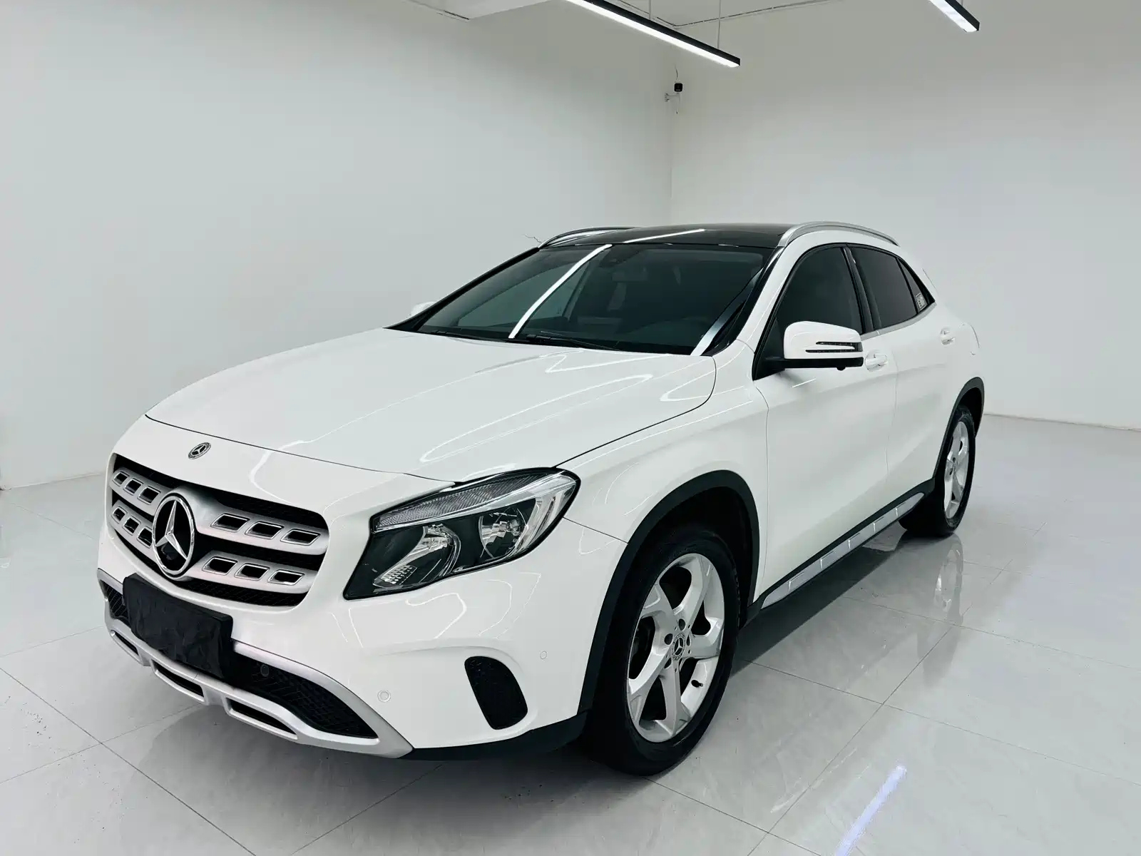 MERCEDES BENZ GLA 2018