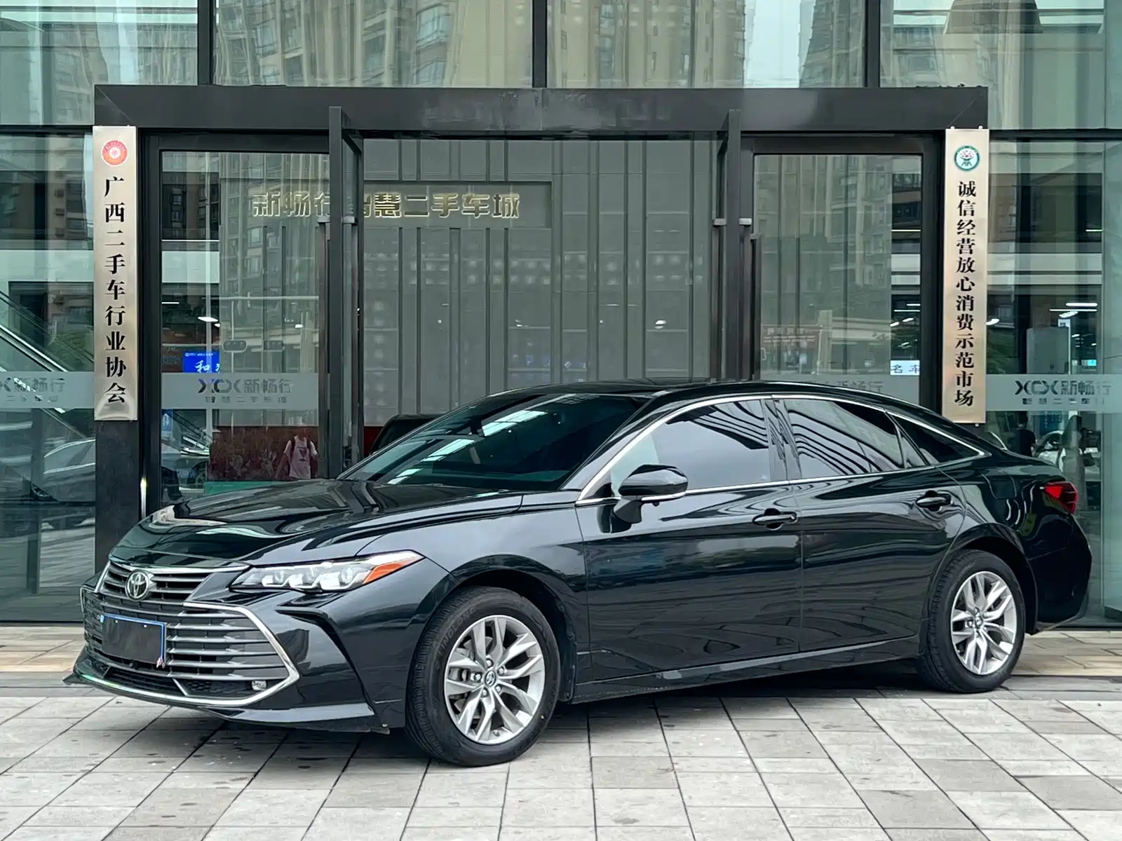 TOYOTA AVALON 2019