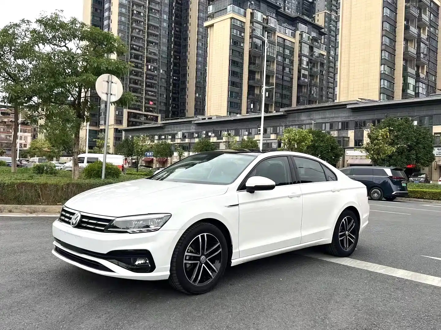 VOLKSWAGEN LAMANDO 2019