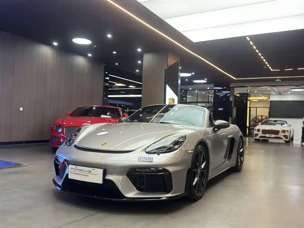 PORSCHE 718 2019