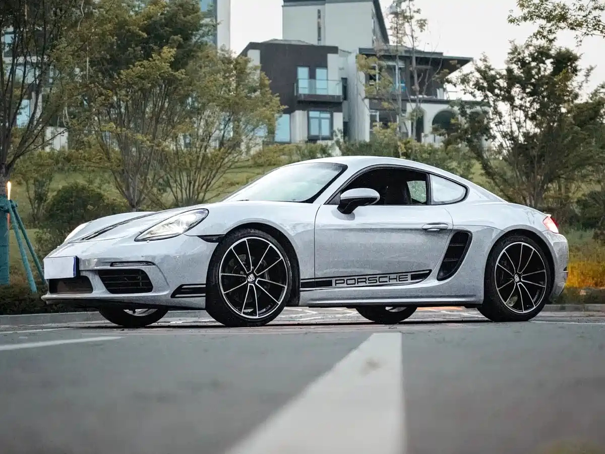 PORSCHE 718 2018