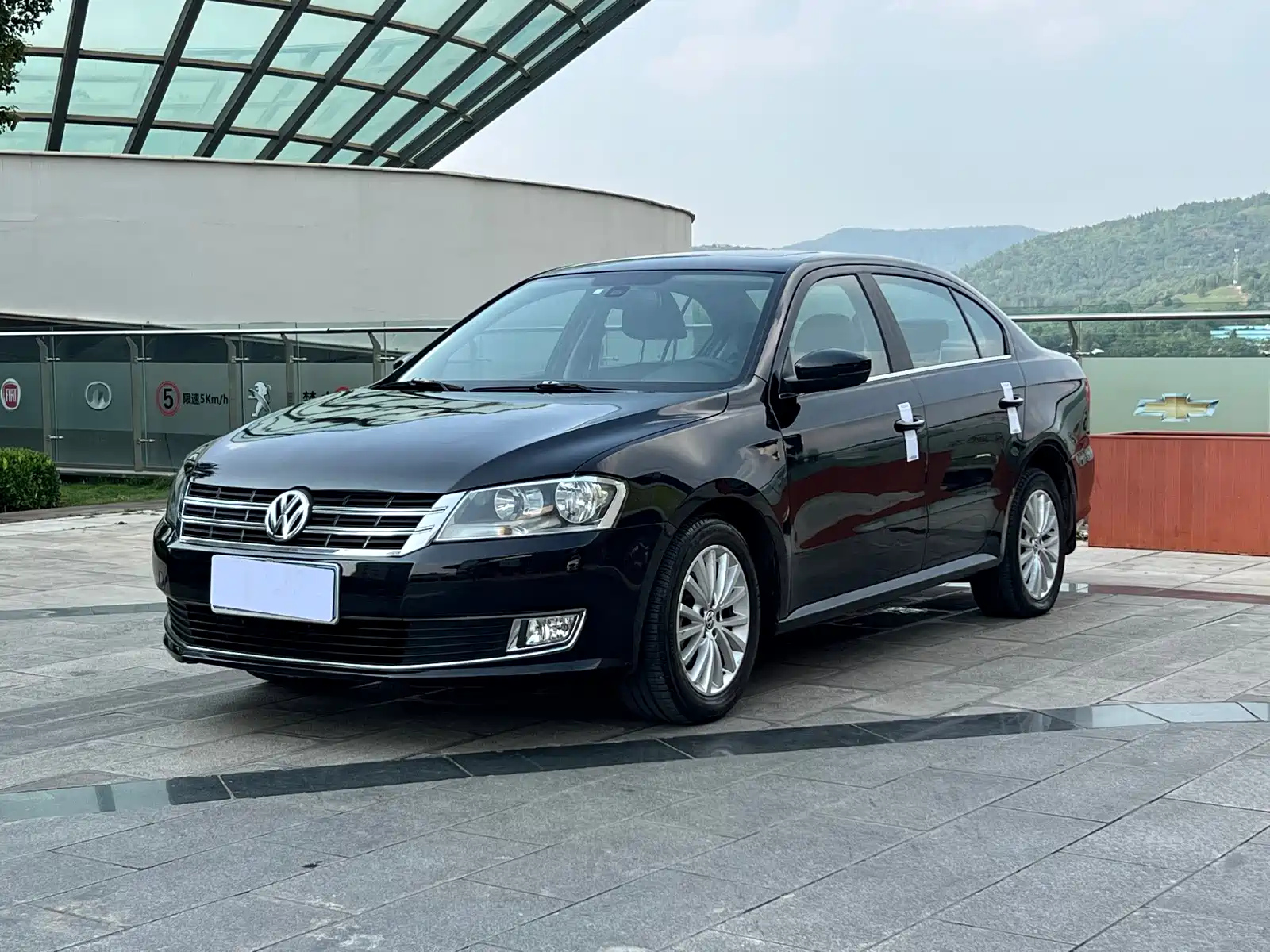 VOLKSWAGEN LAVIDA 2013