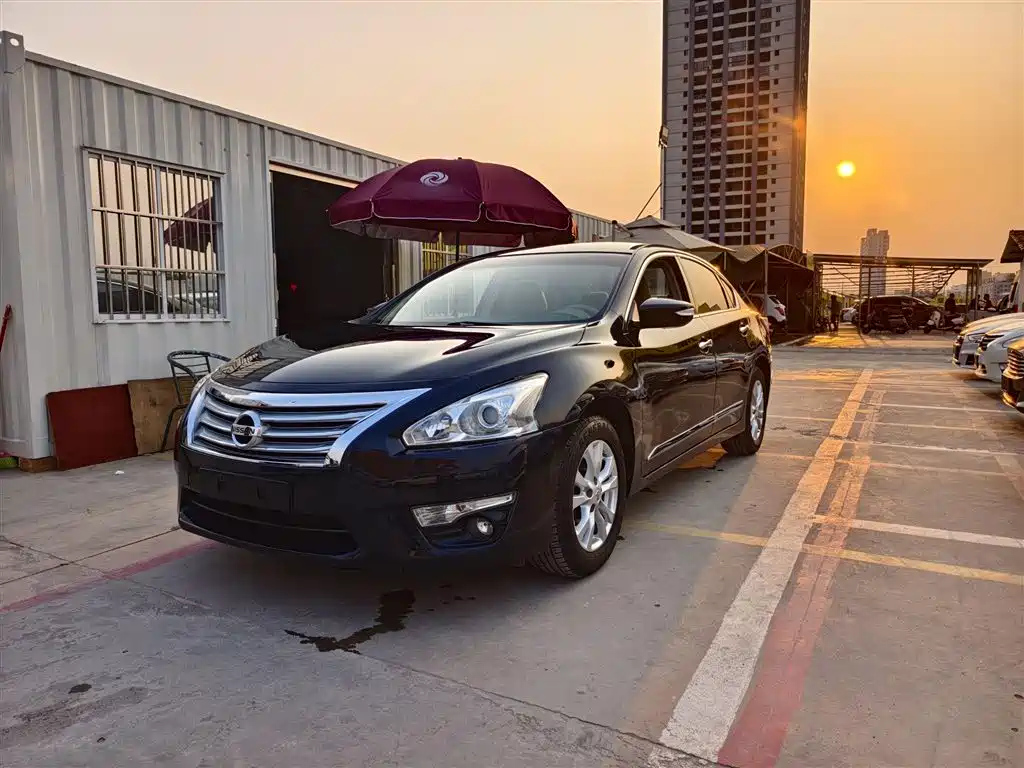 NISSAN TEANA 2013