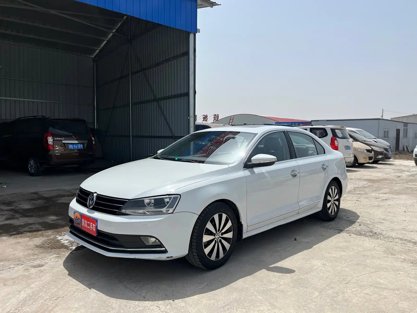 VOLKSWAGEN SAGITAR 2017