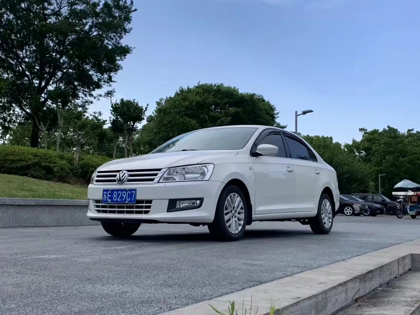 VOLKSWAGEN SANTANA 2013