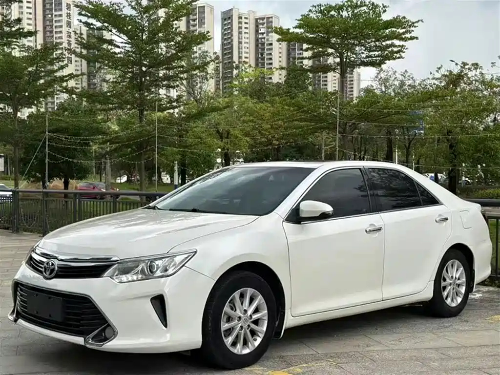 TOYOTA CAMRY 2016