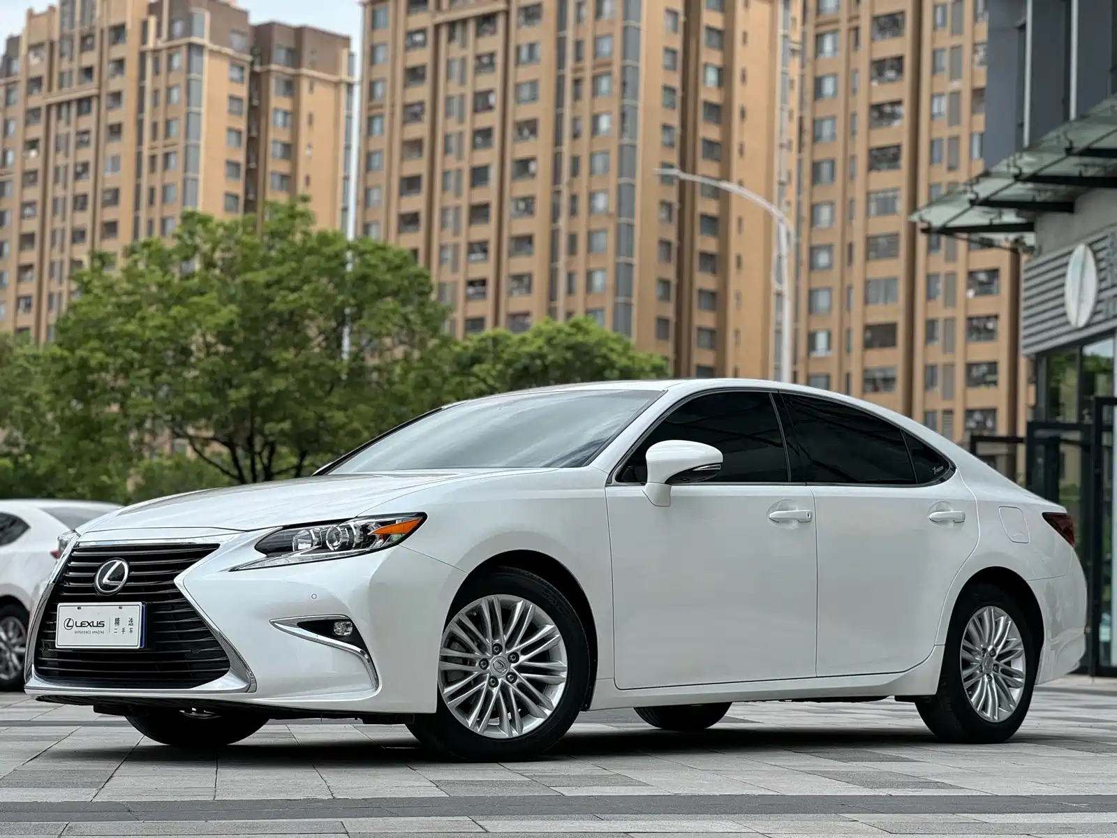 LEXUS ES 2015