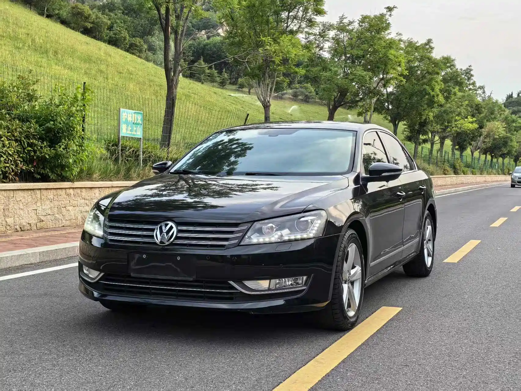 VOLKSWAGEN PASSAT 2014