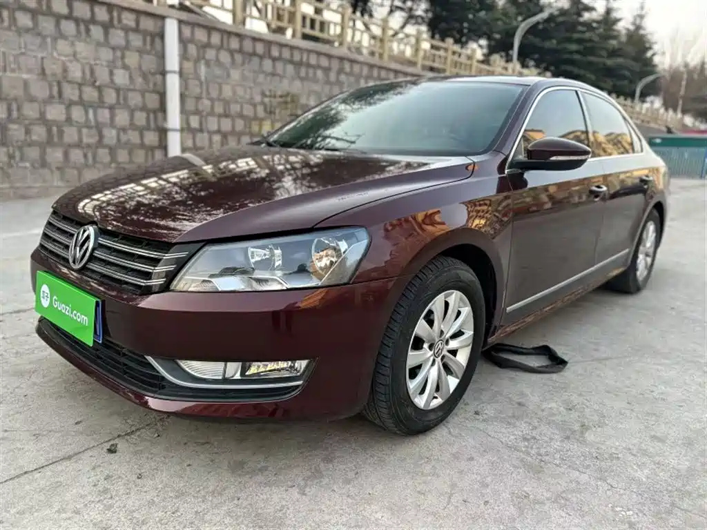 VOLKSWAGEN PASSAT 2013