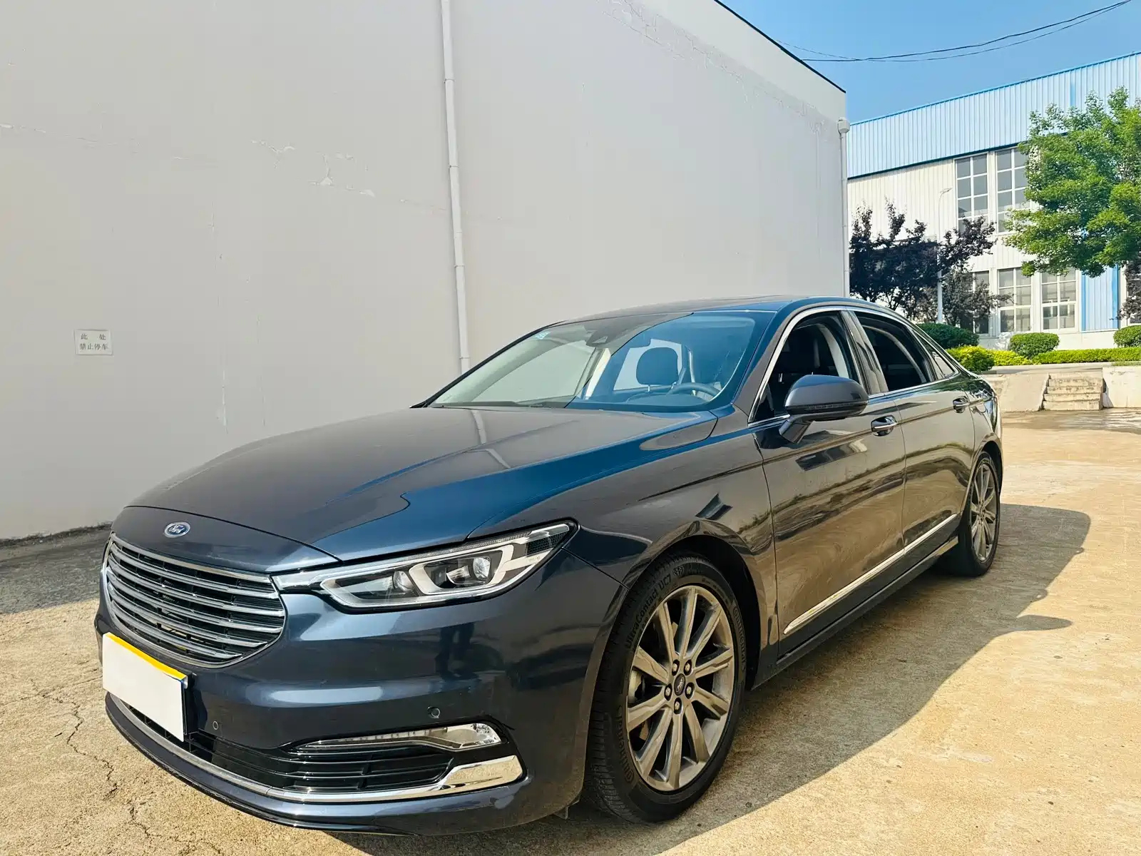 FORD TAURUS 2019