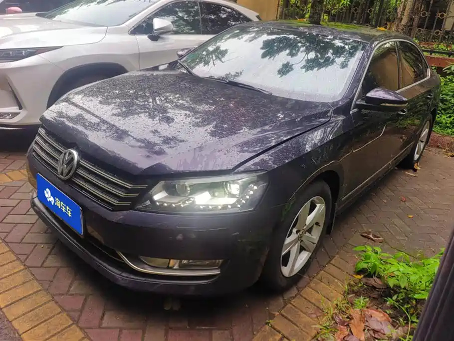 VOLKSWAGEN PASSAT 2015