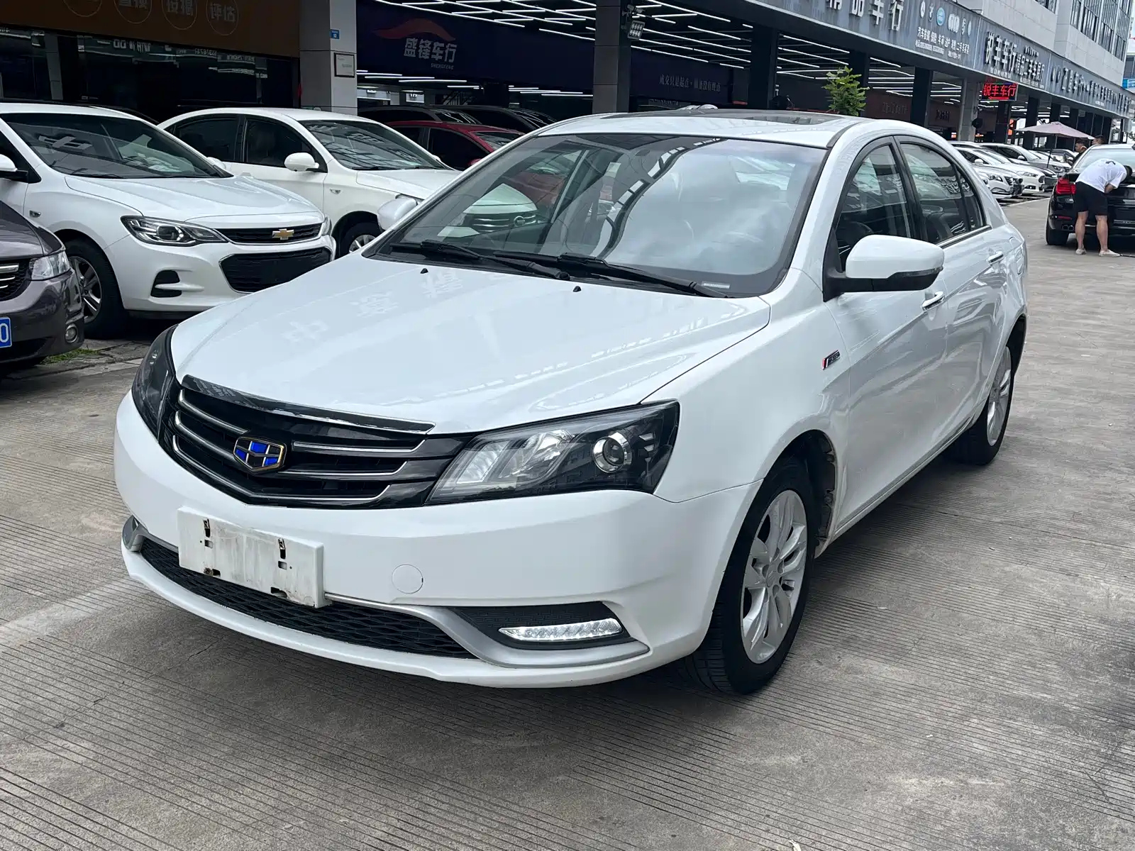 GEELY AUTO EMGRAND 2016