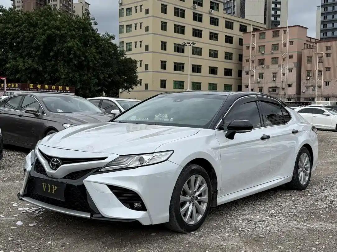 TOYOTA CAMRY 2018