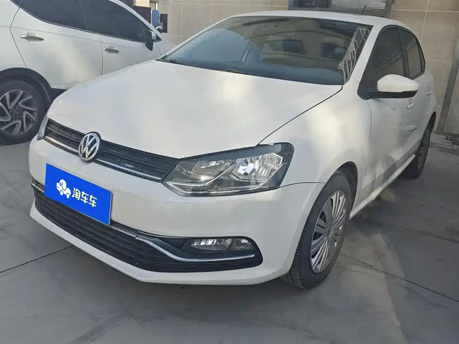 VOLKSWAGEN POLO 2016